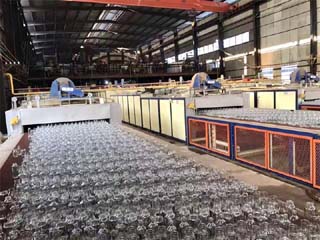 酒瓶(píng)廠家案(àn)例(車間)